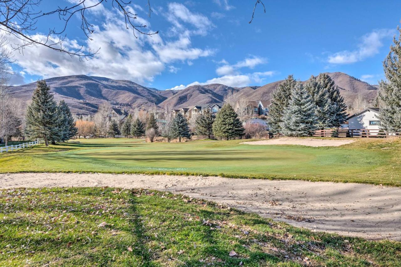 Large, Cozy Midway Studio With Mountain Views! Exterior foto